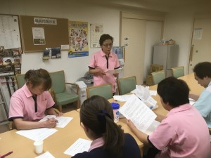 口腔ケア　勉強会です 写真