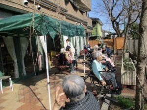 日向ぼっこ・・・ 写真