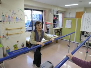 『遊びり・運動クラブ（ステップ運動）』 写真