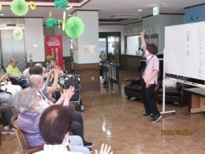 8月音楽療法② 写真