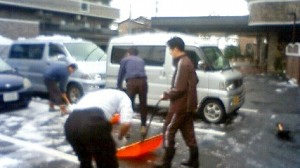 総出で・・・（◎－◎；） 写真