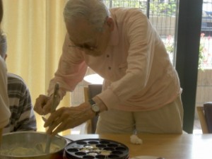 これが日野東館名物!ホットたこケーキ焼き!? 写真