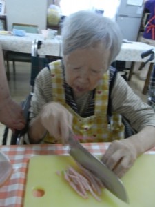 冷やし中華もビールもウマい! 写真