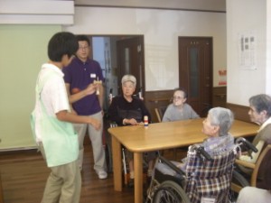 学生さんによるレク 写真