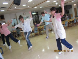 太鼓でドンドン・・ 写真