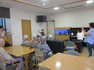 ミニコンサート開催しました。 写真