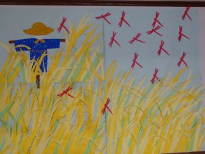 　　　「９月の壁画は秋をイメージしました」 写真