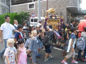 子供みこしじゃ～！ 写真