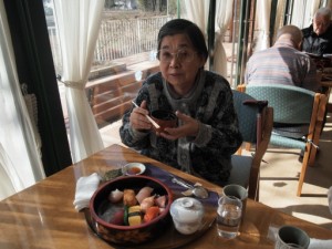 握り寿司昼食 写真