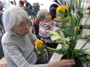 今日は生花教室です。 写真
