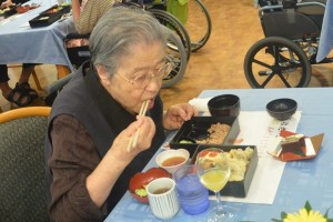 『敬老会～昼食～』 写真