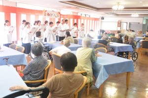 『敬老会～合唱～』 写真