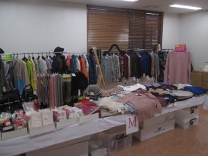 「ピアノコンサート・衣料販売」 写真