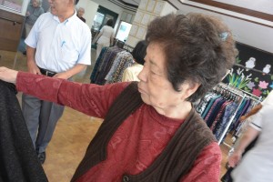 衣料品販売 写真