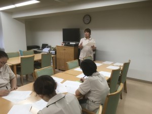 ケアプラン・個別機能訓練　勉強会です 写真