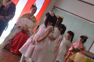 ひな祭り会　午後の部～余興～ 写真