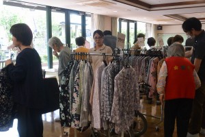 衣料品販売 写真