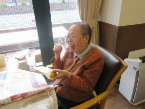 秋の味覚祭②安納芋の焼き芋 写真