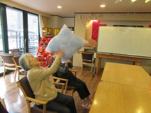 風船バレー熱戦 写真