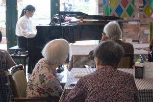 歌声喫茶♪響子 写真