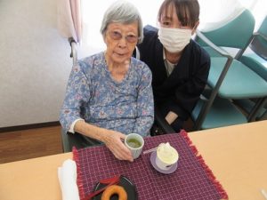 豆腐アイスクリームと豆腐ドーナッツ 写真