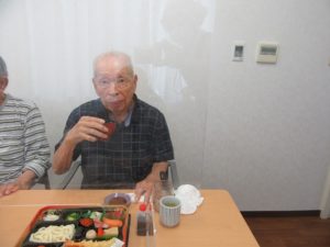 とんでんのお弁当会 写真
