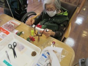 ちょっと早いけどクリスマスリースを作ろう! 写真