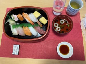 遊びりランチ　お寿司 写真