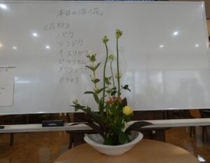 7月活け花教室 写真