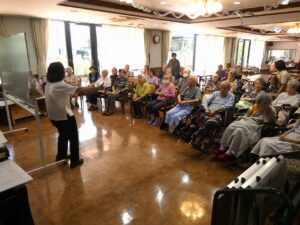 8月音楽療法 写真