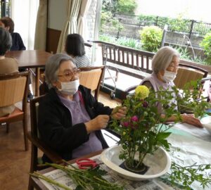 4月活け花教室 写真