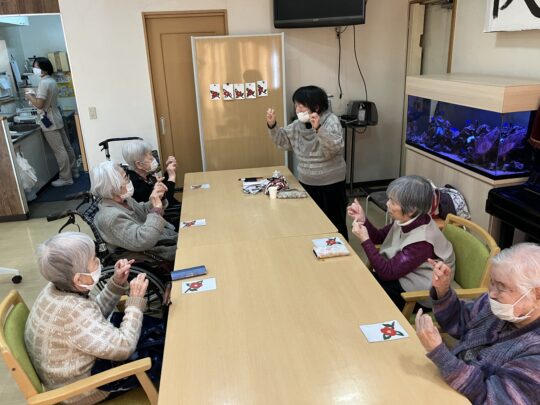 ちぎり絵「寒椿」 写真