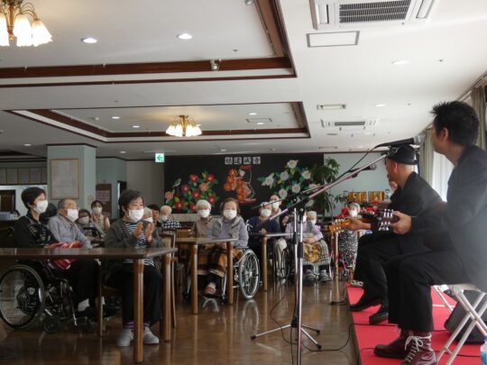 袖中34（そでちゅうサーテイーフォー） 写真