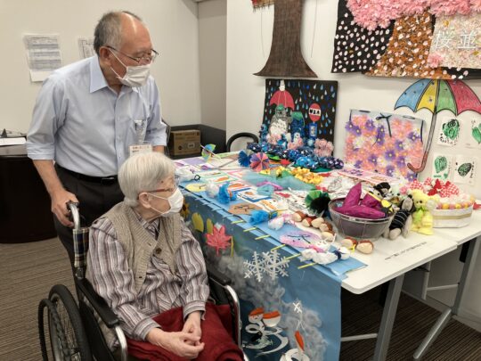 遊びり・作品展見学 写真
